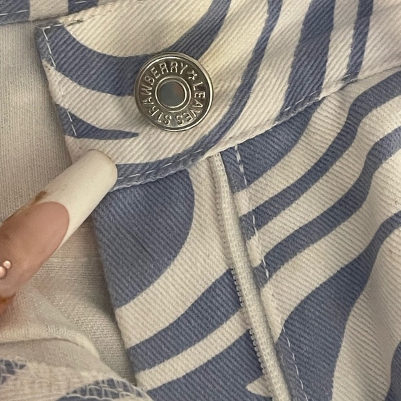 Simple Society Baggy High Rise Light Wash Butterfly Print Jeans Y2K Women's 5/27 - Picture 5 of 10